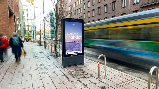 Helsinki-Kamppi Urho Kekkosen katu Tavastia-Finnair.jpg