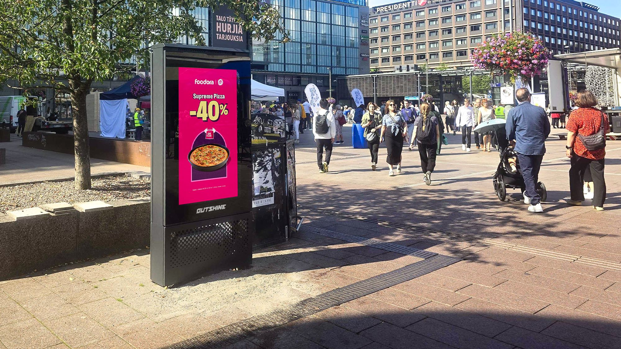 Helsinki-Helsinki - Kamppi Narinkkatori A-Foodora.jpg