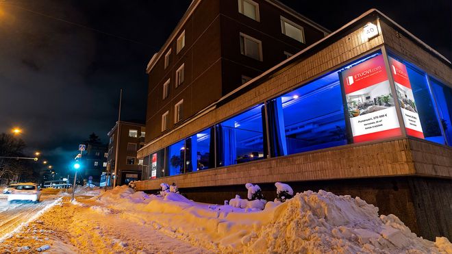 Picture of a screen in Helsinki Lauttasaari at night