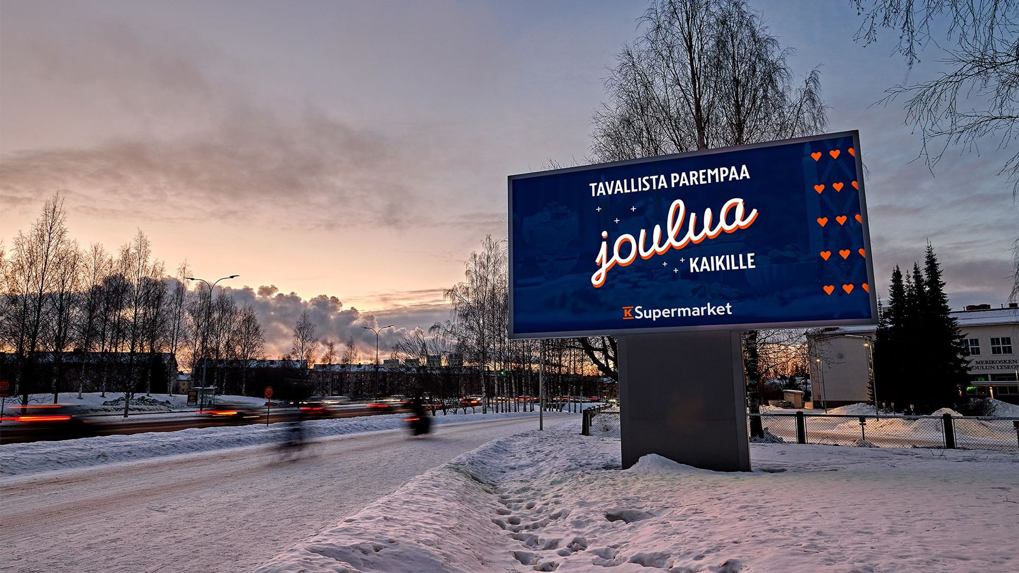 Picture of a screen in Oulu Urheilijanpuisto during winter