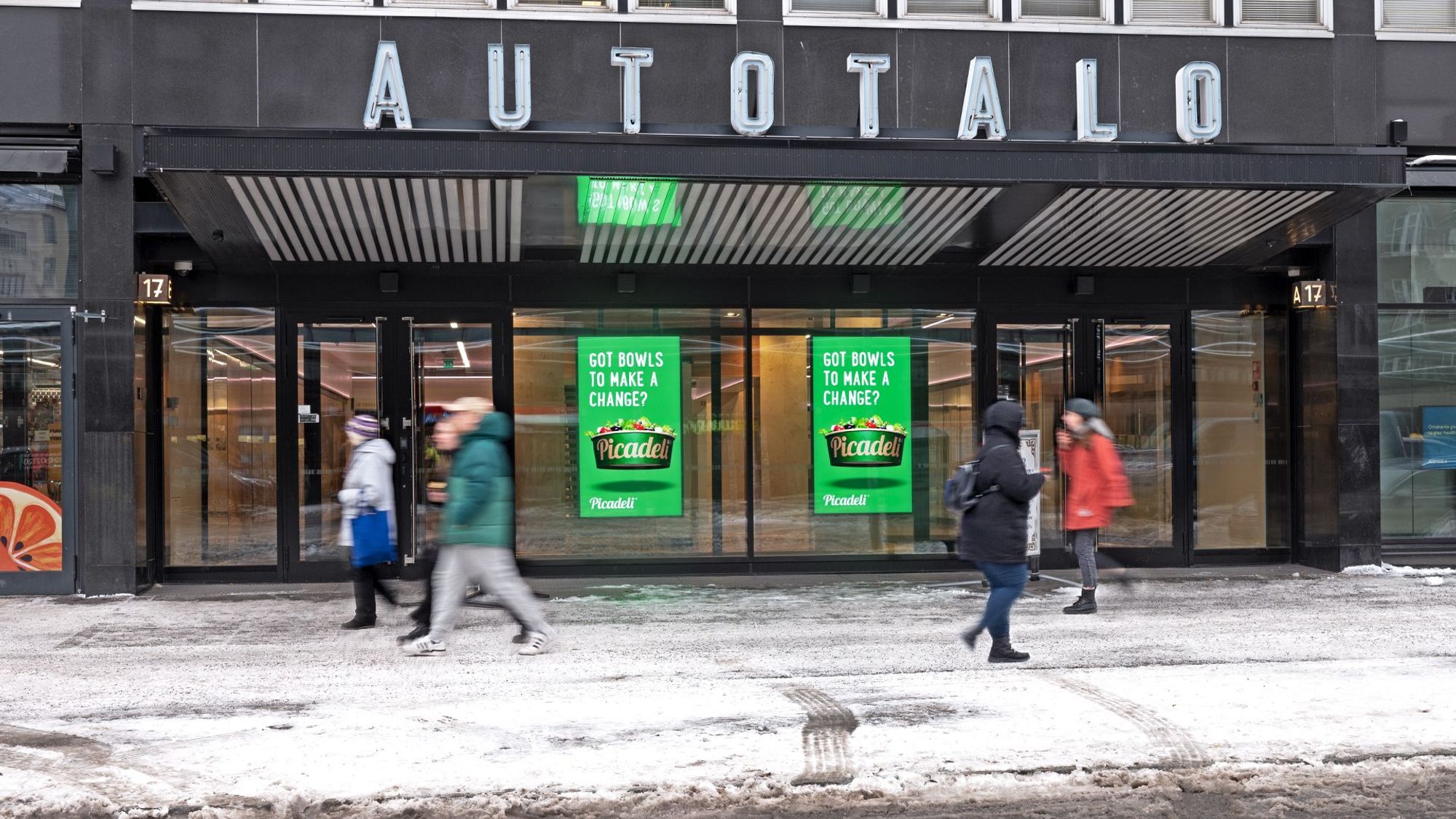 Screen in Autotalo Helsinki