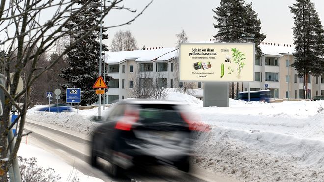 Picture of a screen in Oulu S-market Haukipudas during winter